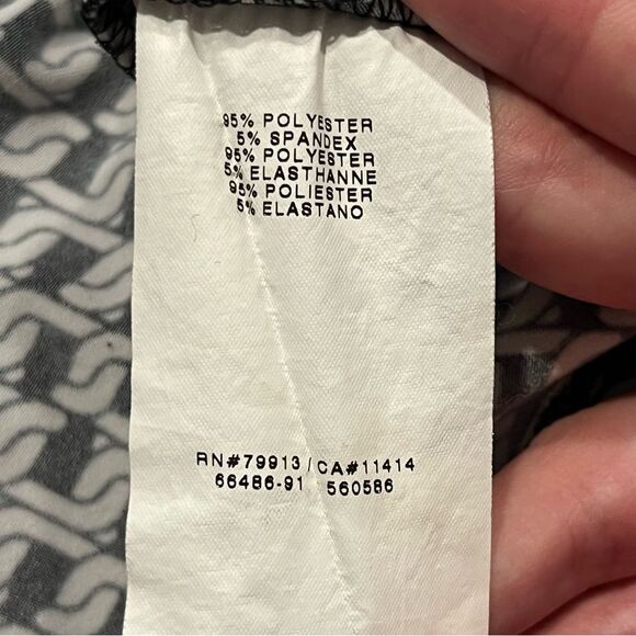 A Pea in the Pod Maternity Black & White Chainlink Print Wrap Dress Size Small - Picture 7 of 8